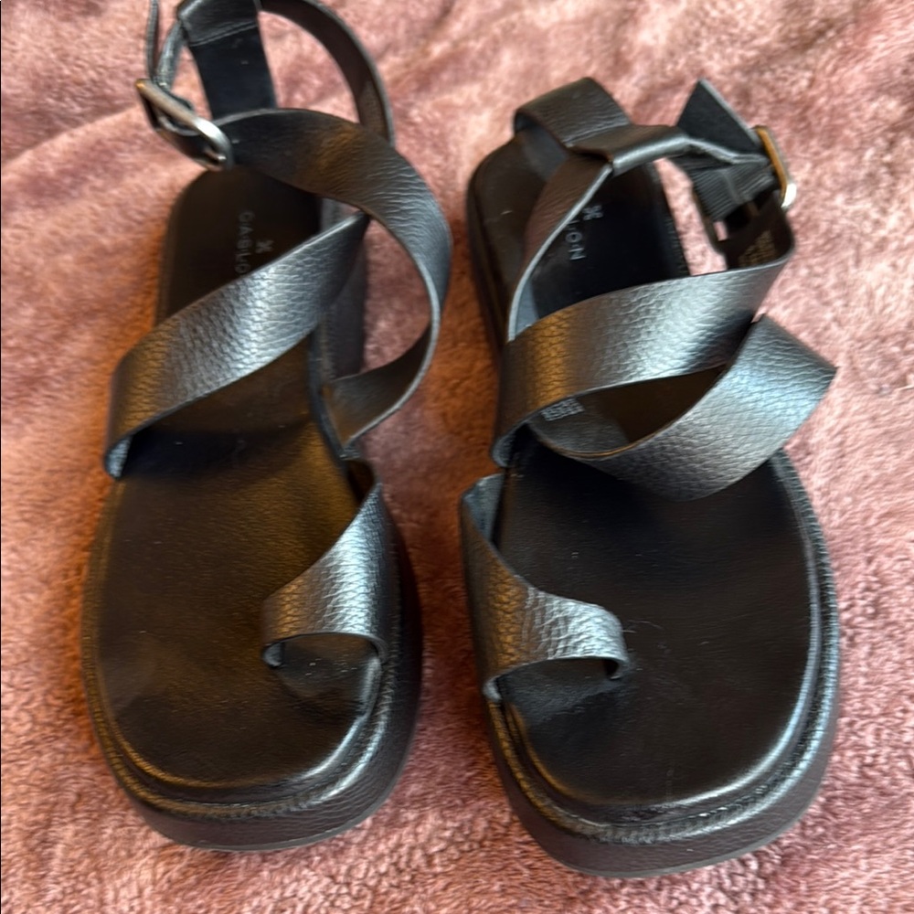 Black Strappy Sandals Size 8.5